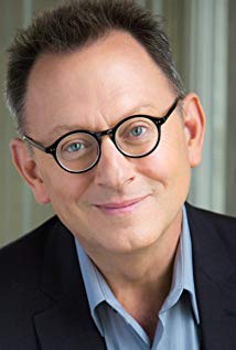 How tall is Michael Emerson?